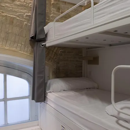 אכסניה Up ולנסיה