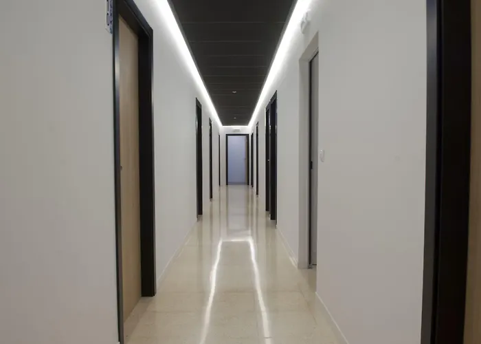 Up * Валенсия